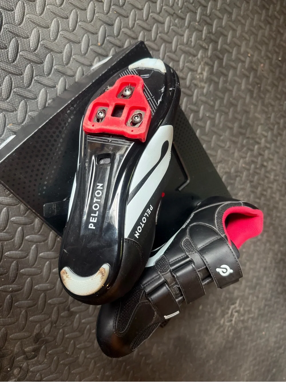 Peloton Cycling Shoes - Size 9 Mens, 42 EU - Black/ Red - Great Condition.